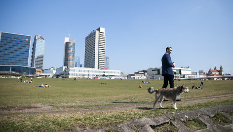 Vilniečiai džiaugiasi vasarišku karščiu