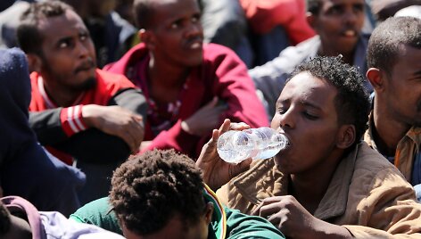 Kasmet į Europą mėgina patekti tūkstančiai nelegalių migrantų.