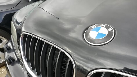 Automobilių prekybos aik&scaron;telė &Scaron;iauliuose