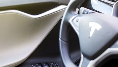 Tesla Model S 70 D