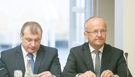 Alvydas Vaicekauskas (de&scaron;inėje)