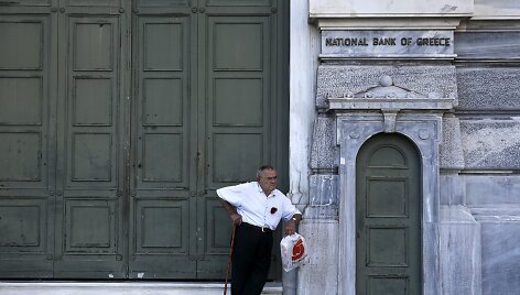 Graikija savaitei uždarė bankus ir įvedė kapitalo kontrolę