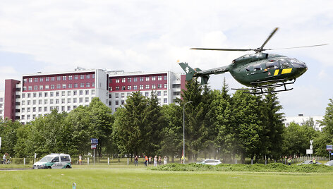 Santari&scaron;kių žiede leidosi sraigtasparnis su donoro kepenimis