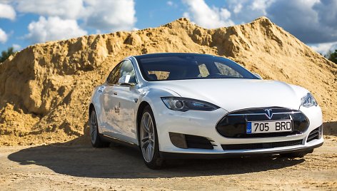 Tesla Model S 70 D