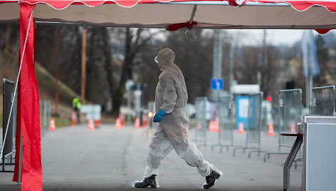 Vilniuje atidarytas mobilusis koronaviruso tyrimų ėmimo punktas