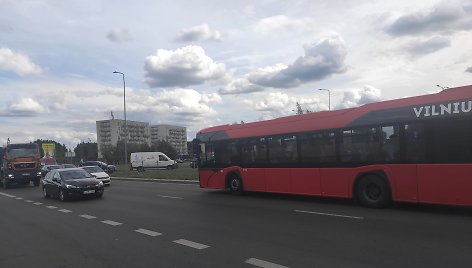 Autobuso manevrai Pilaitės prospekte