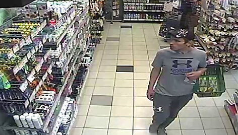 Skutimosi peiliukų vagystėje Kaune ie&scaron;komas vyras