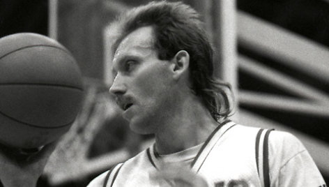 1989 m. – Rimas Kurtinaitis