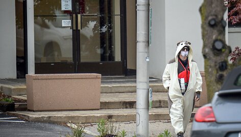 JAV pa&scaron;autas pandos kostiumą vilkintis vyras, laikęs &bdquo;bombą&ldquo; i&scaron; &scaron;okoladukų