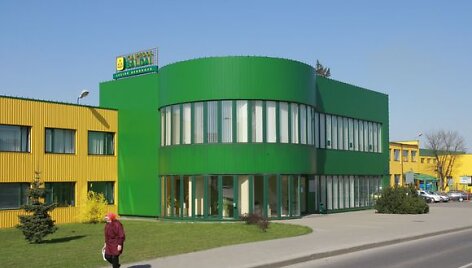 Apie 500 baldų įmonės darbuotojų &scaron;iuo metu patys gaminasi sau pietus.