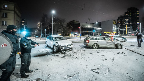 Plikledžio spąstai klupdo vairuotojus: pasipylė avarijos