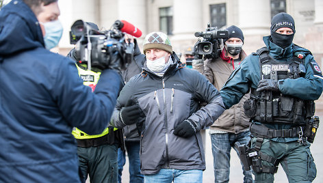 Vilniuje – protestas prieš veido kaukes