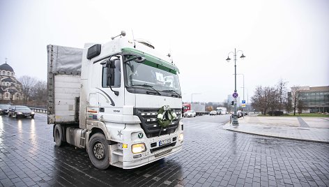 Protestuojantys vežėjai užplūdo Vilniaus centrą