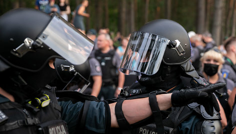 Gyventojų susirėmimas su policijos pareigūnais prie Rūdninkų poligono