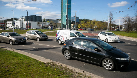 Transporto eismas ties „Pedagoginio universiteto“ žiedu