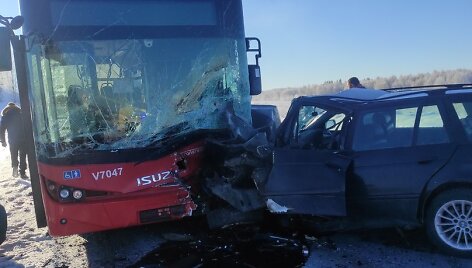 Autobuso ir BMW avarija Grigaičiuose