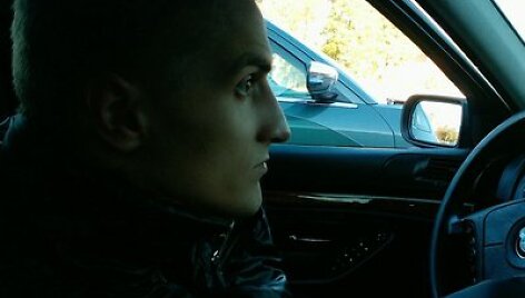 Jurik Sarelo prie BMW vairo