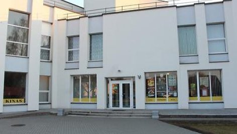 ​Jurbarko kultūros centre paaugliai nuginklavo vyriškį