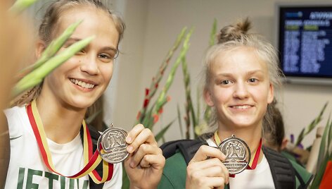 Lietuvos merginų krep&scaron;inio rinktinės grįžimo į Vilniu akimirka