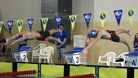 Anyk&scaron;čiuose prasidėjo plaukimo festivalis