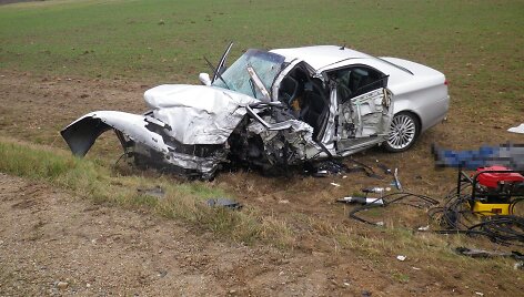 Vilkiko ir &bdquo;Alfa Romeo&ldquo; avarija kelyje &bdquo;Via Baltica&ldquo;