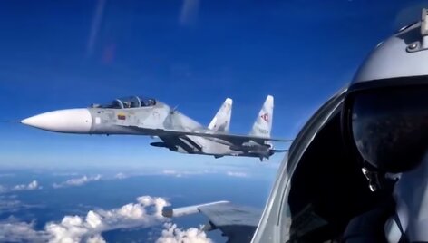 Venesuela pavie&scaron;ino Rusijoje pagamintų naikintuvų &bdquo;Suchoj Su-30&ldquo; nuotraukas