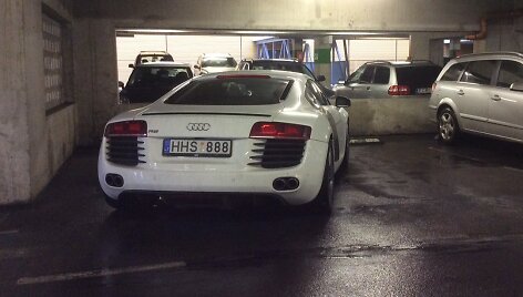 AUDI R8, fotopolicija