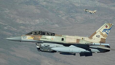 Izraelio naikintuvas F-16s