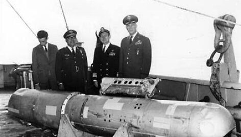 Bomba, i&scaron;traukta i&scaron; vandenyno