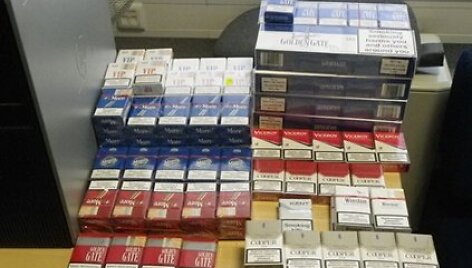Traukiniu Maskva &ndash; Vilnius į Lietuvą vykusi Rusijos pilietė gabeno 12 pavadinimų kontrabandines cigaretes. 