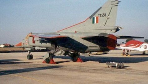Indijos naikintuvas MIG 27