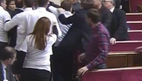 Auk&scaron;čiausioje Radoje susipe&scaron;ė parlamentarai.