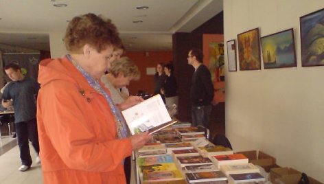 I.Simonaitytės bibliotekoje antradienį veikia knygų mugė. 