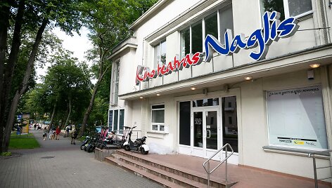 Renovacijai uždarytas kino teatras &bdquo;Naglis&ldquo; Palangoje
