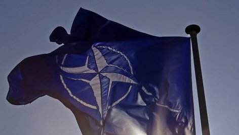 NATO vėliava