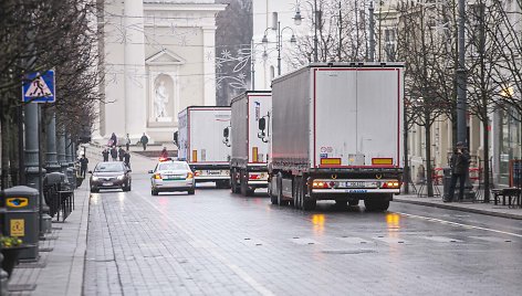 Protestuojantys vežėjai užplūdo Vilniaus centrą