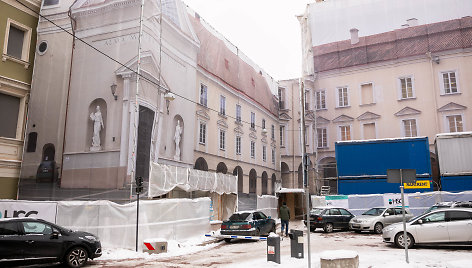 Renovuojami Vilniaus universiteto centriniai rūmai