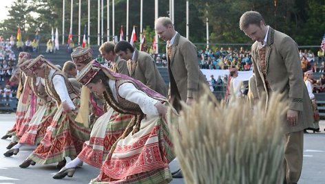 Akimirkos iš sporto žaidynių atidarymo šventės.