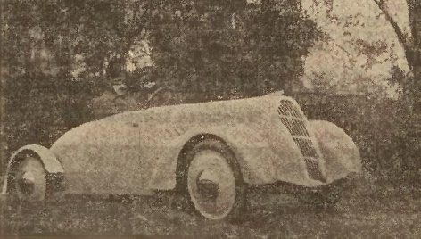 E. Piotrovskio konstrukcijos automobilis „Hart“ 1938 metų pradžioje vis dar neužbaigtas – trūksta priekinio stiklo, bamperių ir žibintų.