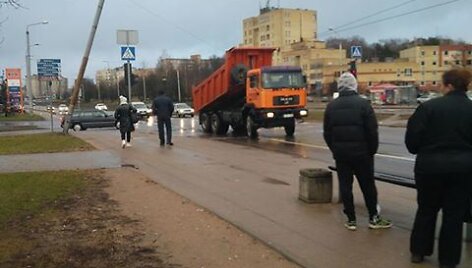 Nutrauktas troleibusų laidas