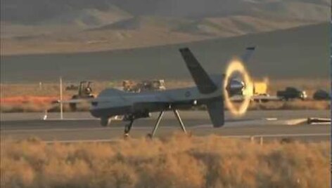 VIDEO kadras: Bepiločiai orlaiviai MQ-1 &bdquo;Predator&ldquo; ir MQ-9 &bdquo;Reaper&ldquo;