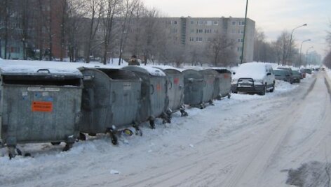 Konteineriai perkelti arčiau važiuojamųjų gatvių.