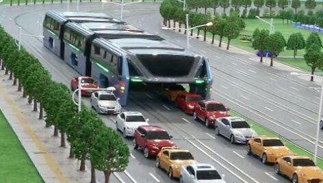 chinas-transit-elevated-bus-debuts-at-beijing-intel-high-tech-expo