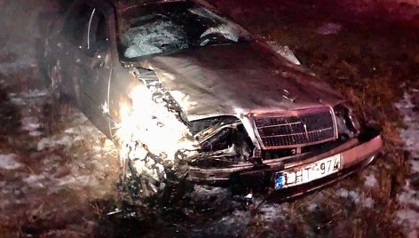 Viena paskutiniųjų pernykščių avarijų: kas Ukmergės r. liko iš „Mercedes-Benz“