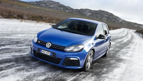 „Volkswagen Golf R“ slidžiame kelyje