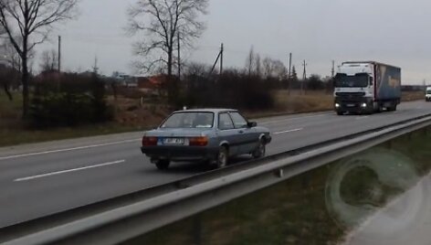 &bdquo;Audi&ldquo; važioja prie&scaron; eismą