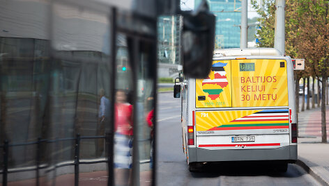 Baltijos kelio 30-mečiui papuo&scaron;tas autobusas