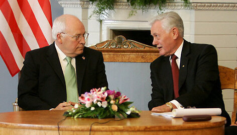 Lietuvos prezidentas Valdas Adamkus ir JAV viceprezidentas Dickas Cheney Vilniuje 2006-aisiais