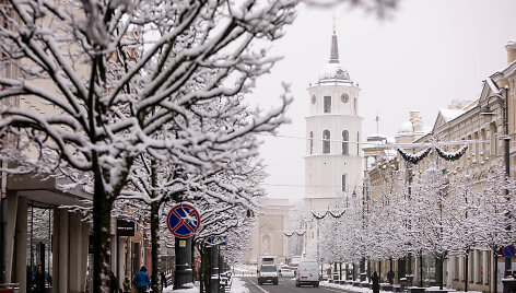 Į Vilnių sugrįžusi sniegu gausi žiema
