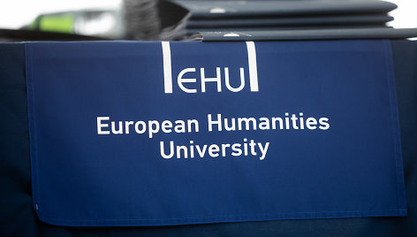 Europos humanitarinio universiteto diplomų įteikimo ceremonija